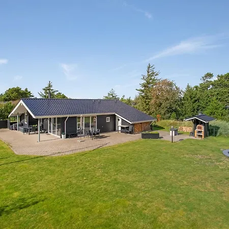 Stacey - 800m From The Sea By Interhome